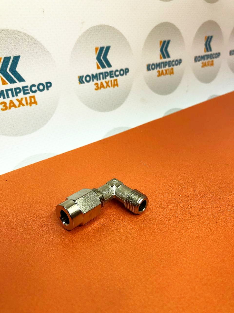fitynh-kompresora-1_8-6-mm-kutovyi-vtulka.jpg