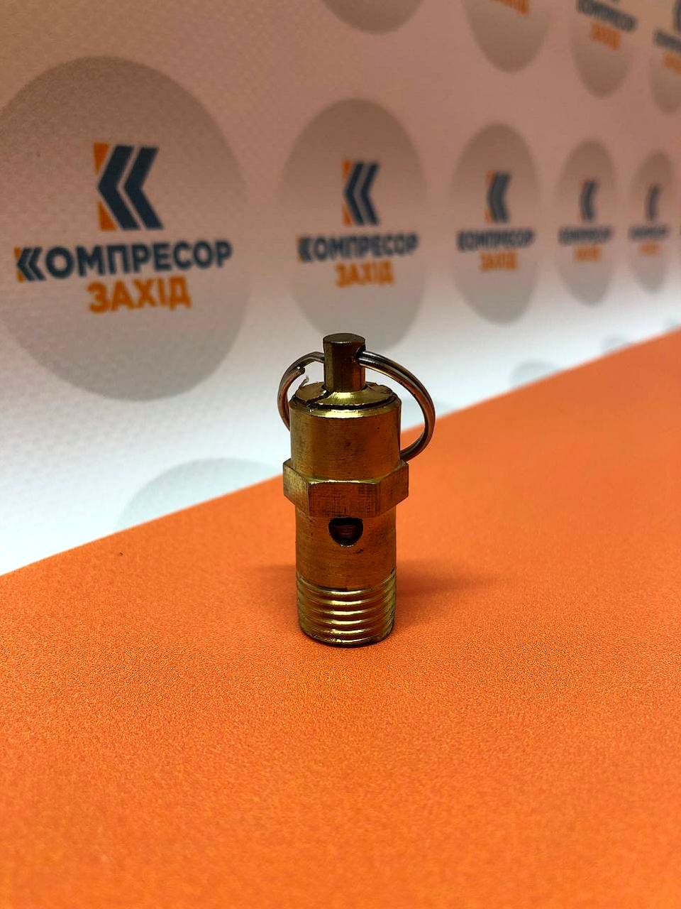 klapan-zapobizhnyi-1_4-11-bar-kompresor-LT-100-kompresor-EPKU-kompresor-zahid.jpg